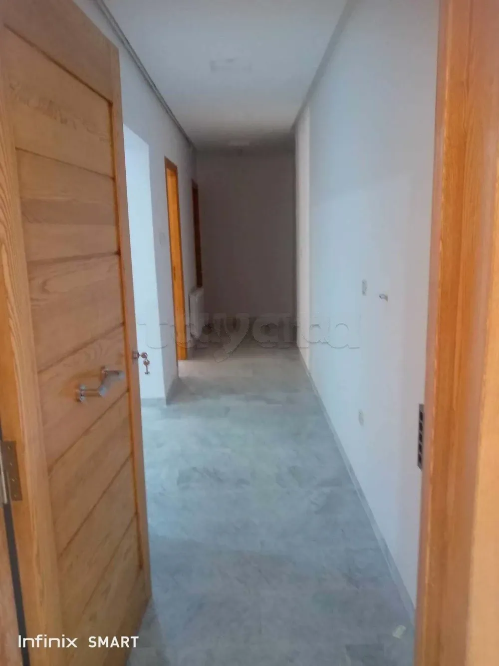 un appartements s+2 neufs au 1er (sans ascenseur) a louer a ennacer 2 derriére clinique Amelcare