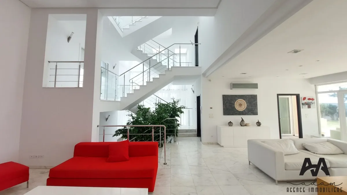 Villa Pieds dans l’Eau avec Piscine à Jinen Beni Khiar, Nabeul