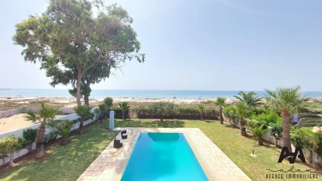 Villa Pieds dans l’Eau avec Piscine à Jinen Beni Khiar, Nabeul