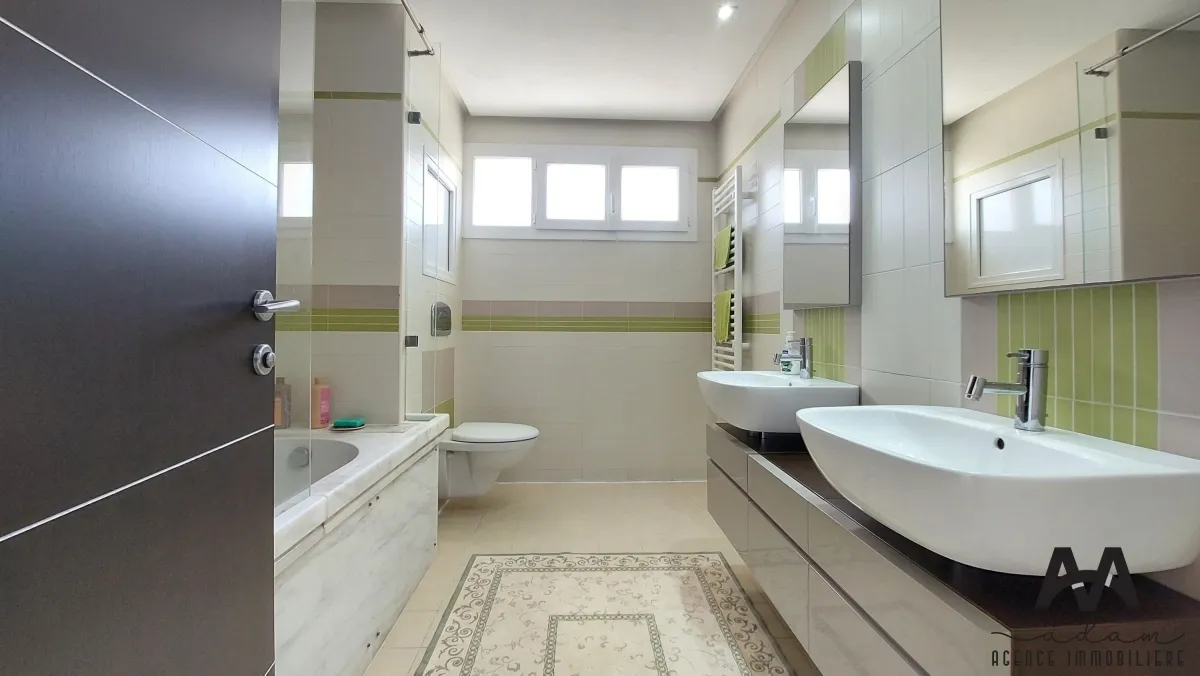 Villa Pieds dans l’Eau avec Piscine à Jinen Beni Khiar, Nabeul