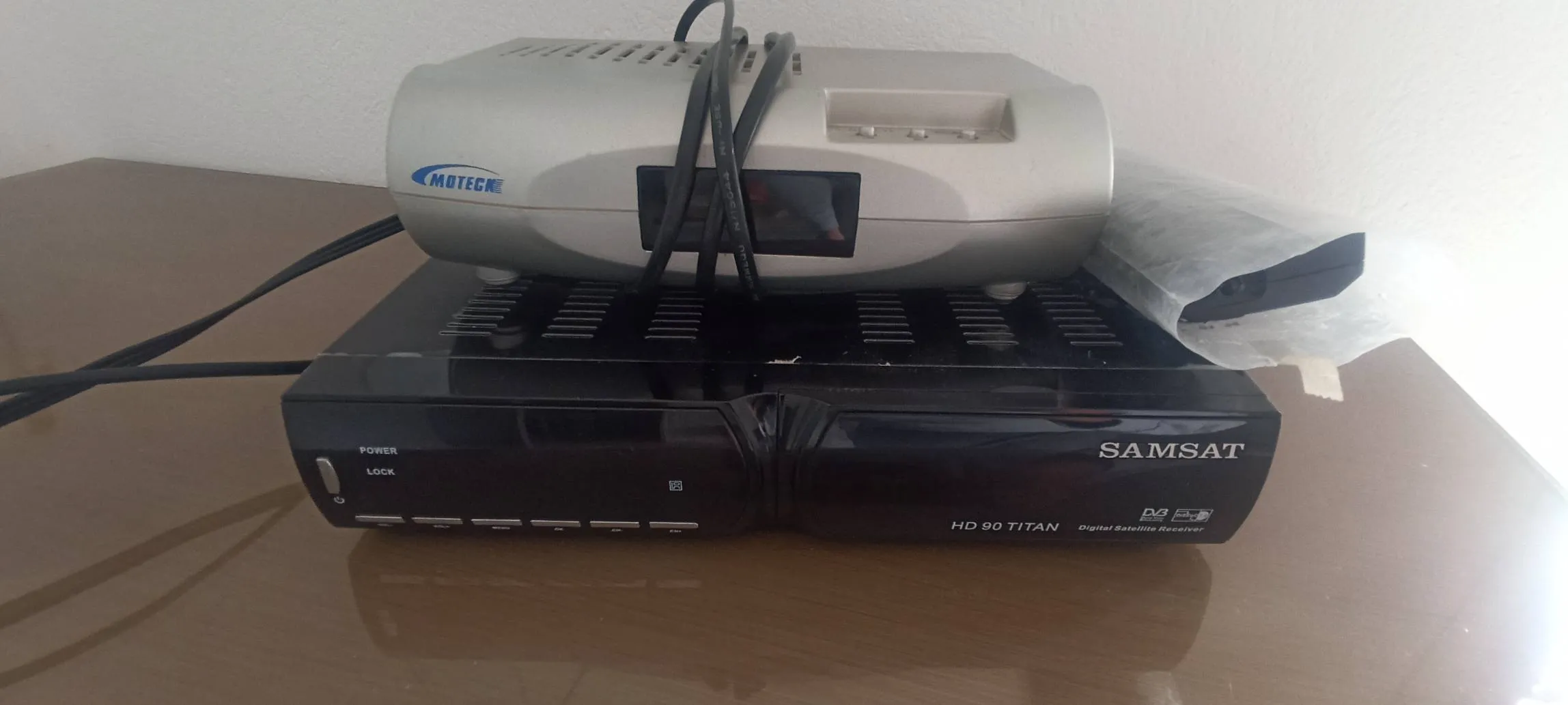 Récepteur Satellite SAMSAT HD 90 TITAN + Positionneur VBOX-II Pour Parabole