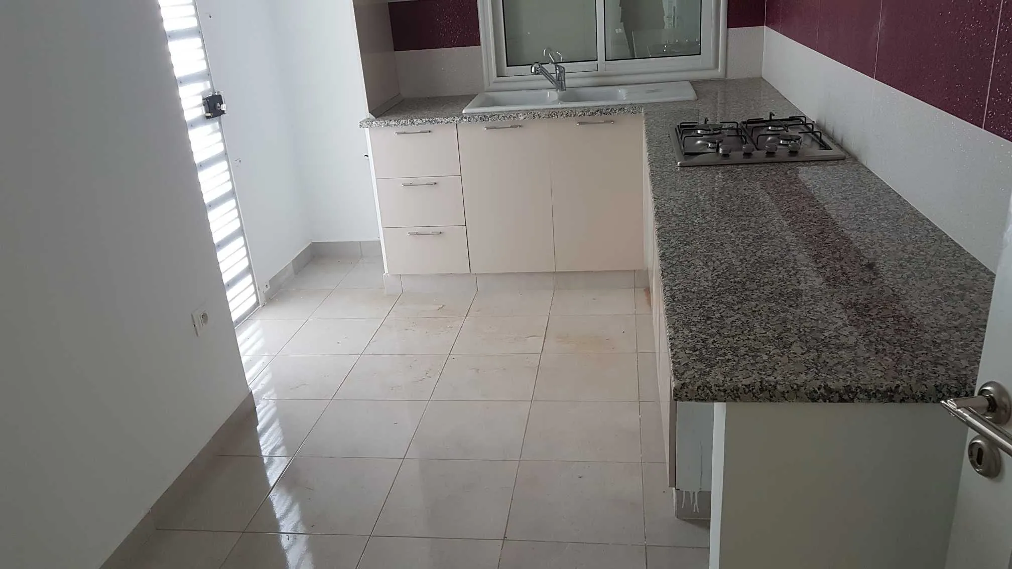 Location étage de villa haut standing à Sidi El Mahrsi, Nabeul 🏖️