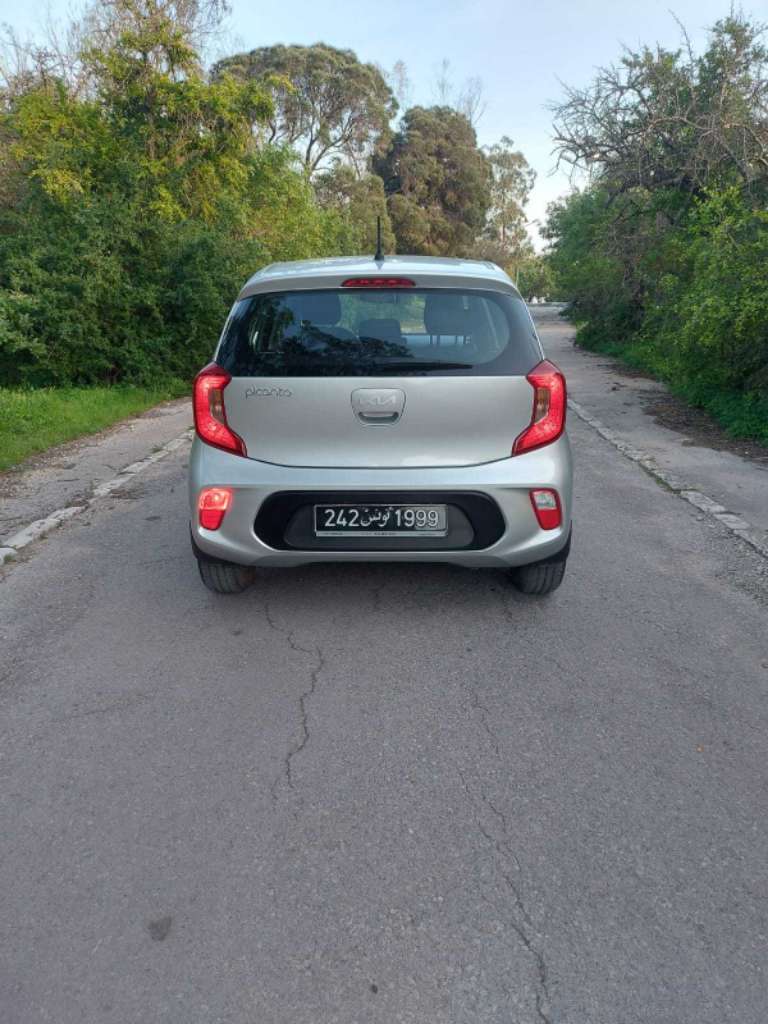 Première main avec faible kilométrage