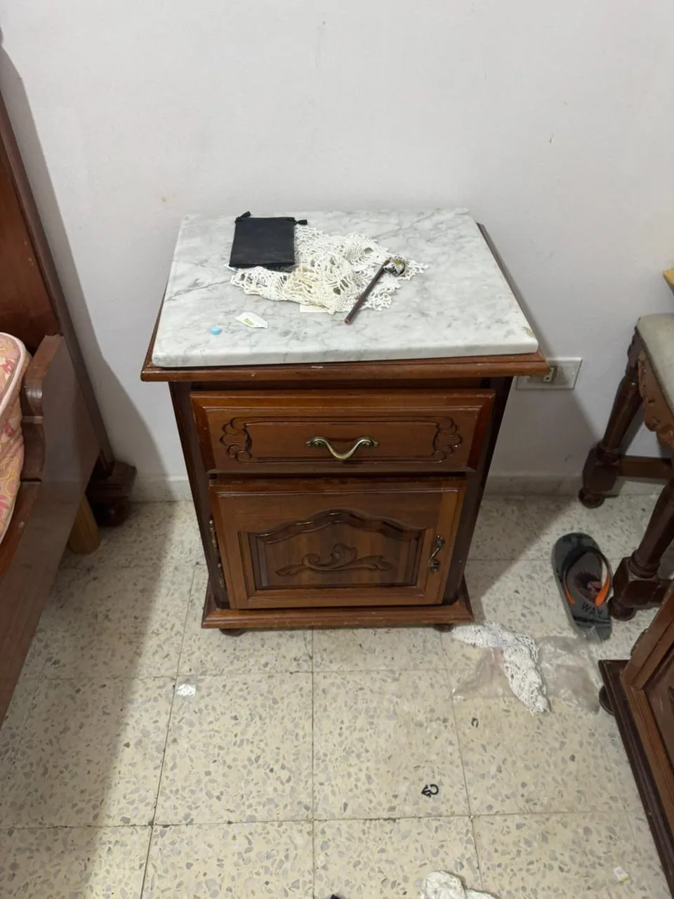 Meubles de chambre à coucher en bois IROKO