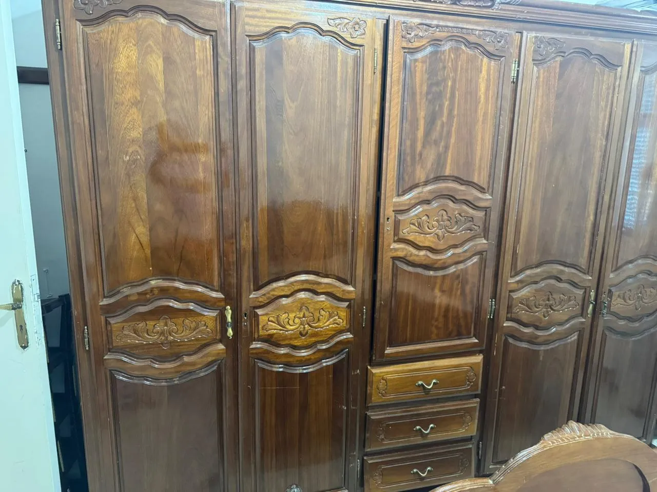Meubles de chambre à coucher en bois IROKO