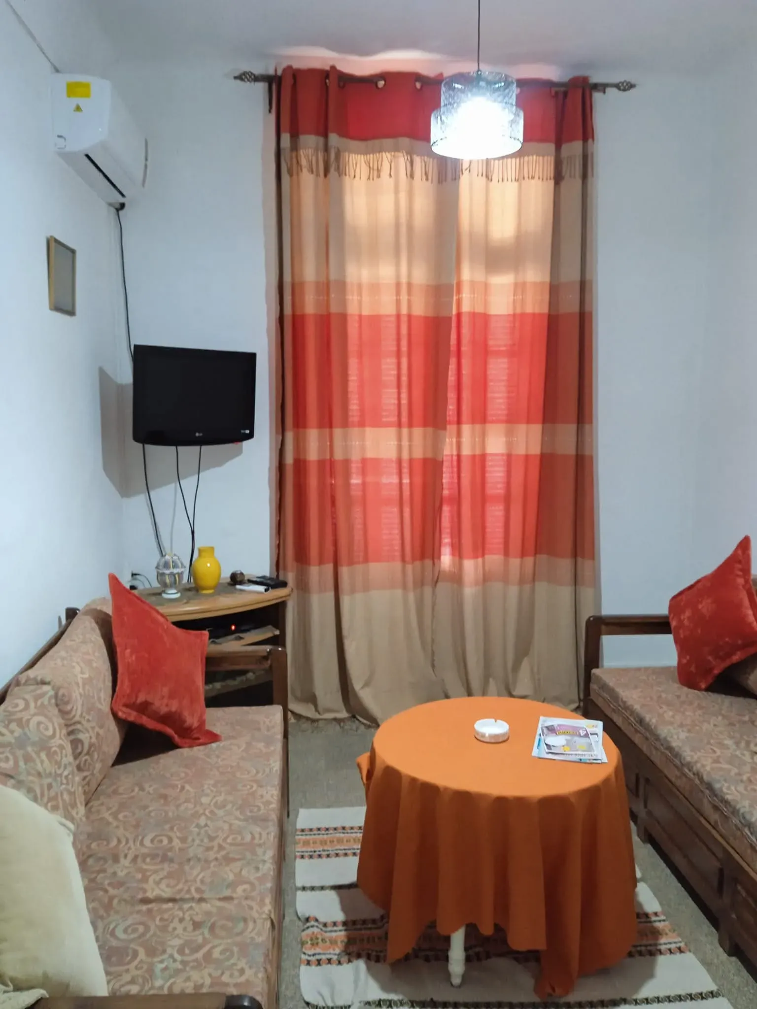 'un immeuble s+1 meublé situé à MENZAH 1