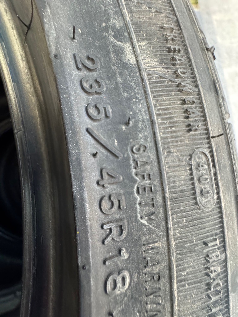 Pneus Good Year 18 pouces (made in USA)