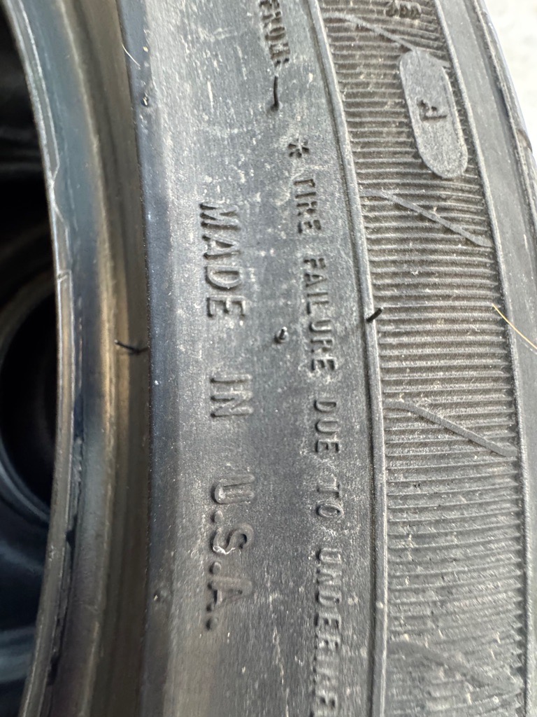 Pneus Good Year 18 pouces (made in USA)