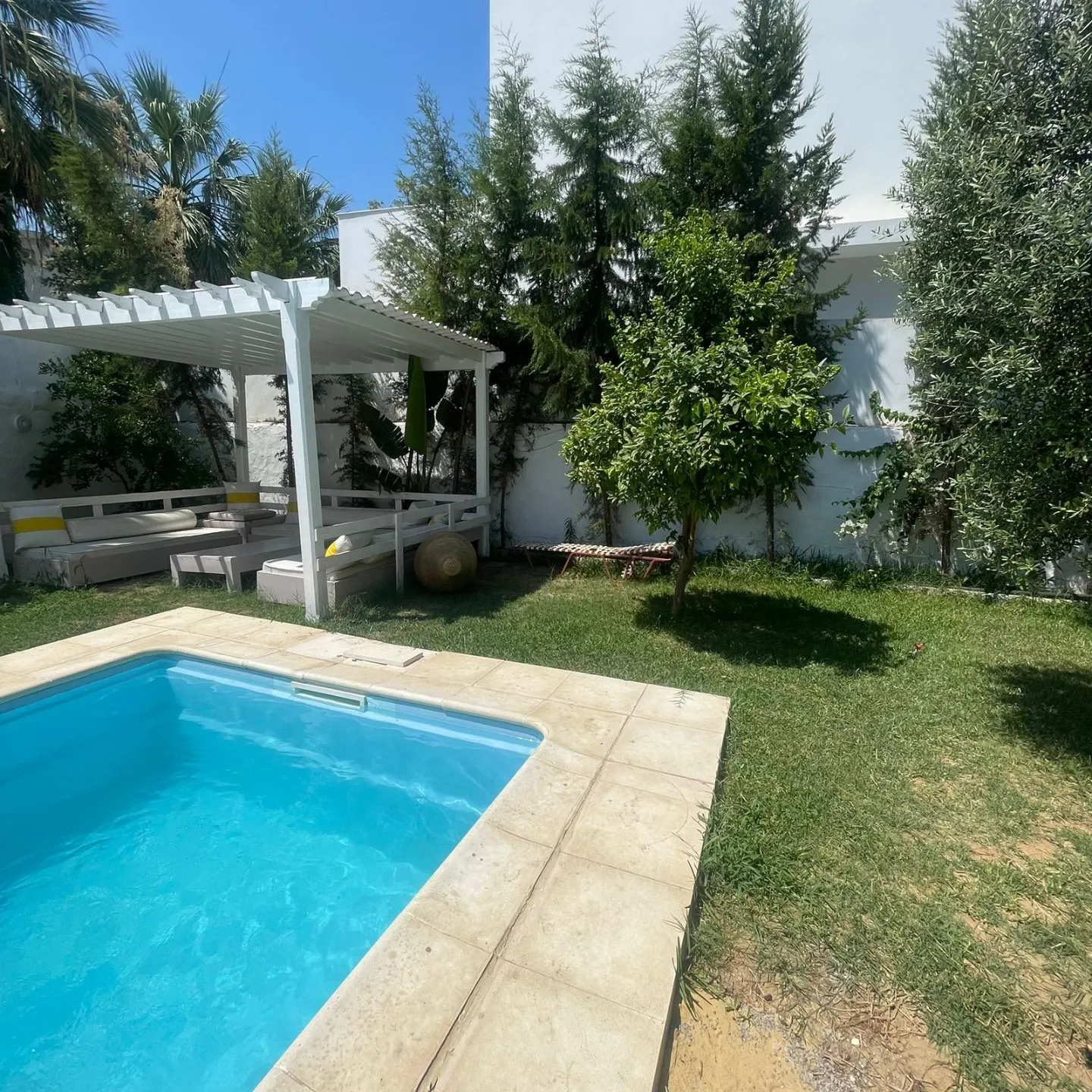 Une Villa a coté de l'hotel les ORANGERS ☎️53123208☎️