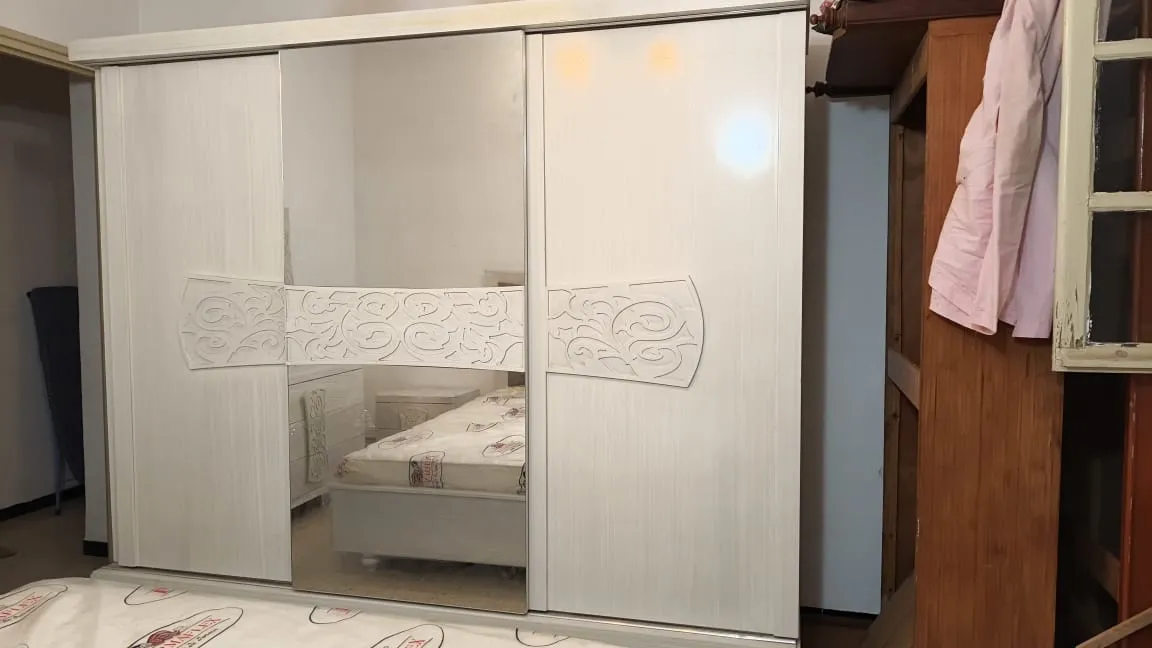 chambre a coucher neuf & table a manger et ses chaises neuf 