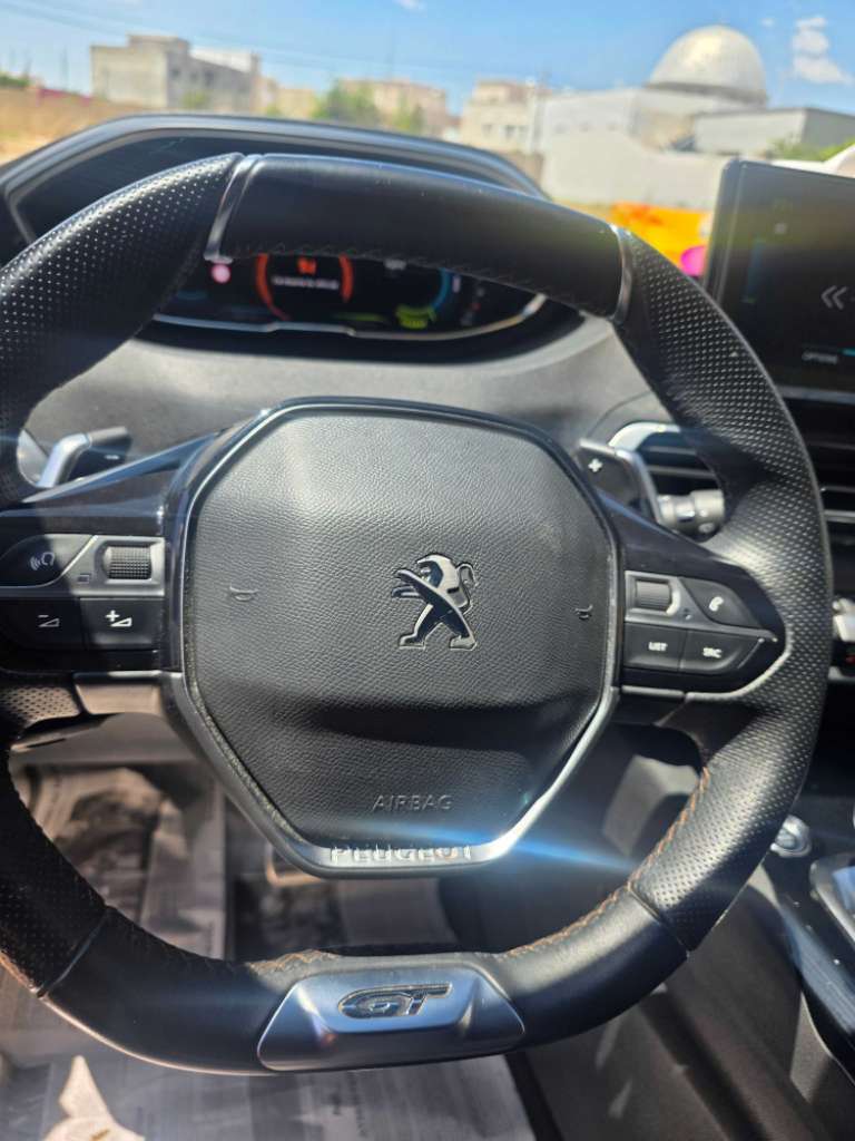 PEUGEOT HYBRID ÈLÈCTRIQUE GT