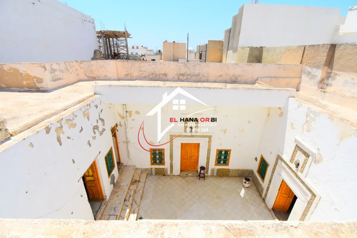 Maison Arabe à Rénover à Borj Erras Proche de la Mer