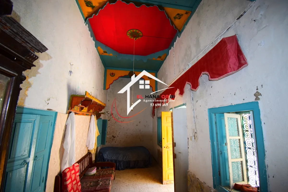 Maison Arabe à Rénover à Borj Erras Proche de la Mer