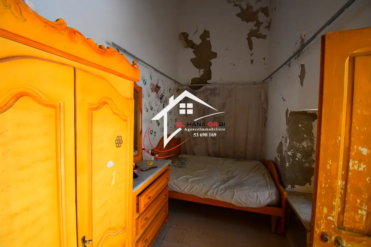 Maison Arabe à Rénover à Borj Erras Proche de la Mer