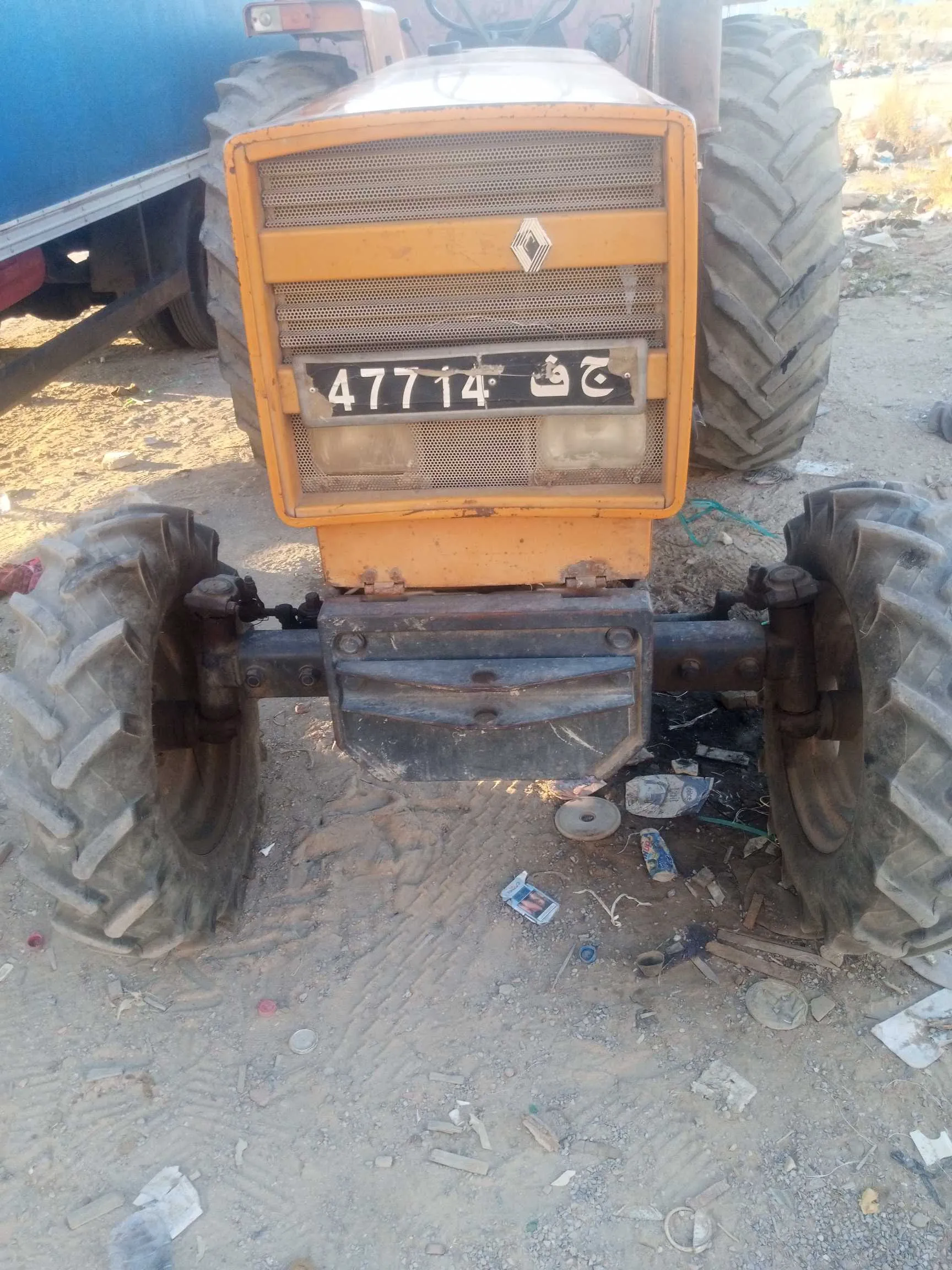 جرار فلاحي Renault