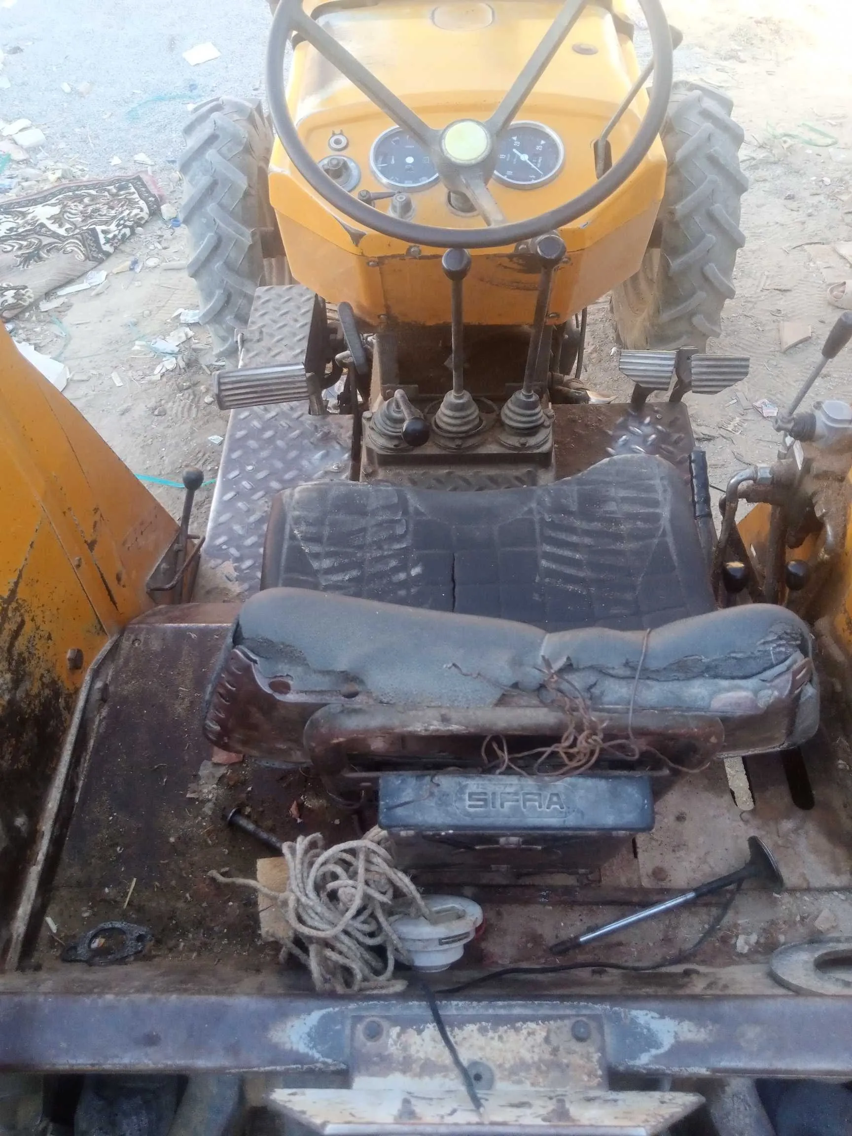 جرار فلاحي Renault