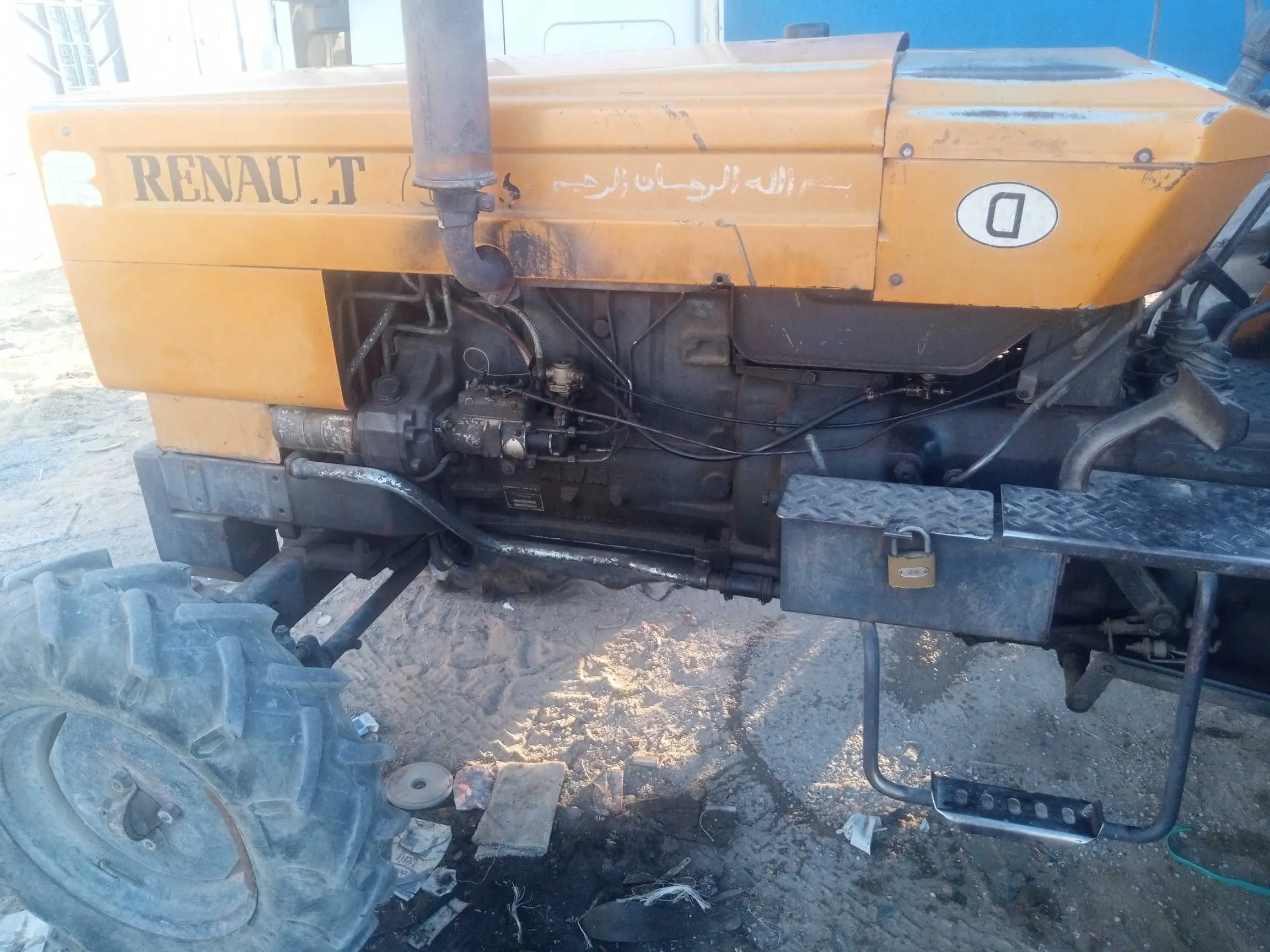 جرار فلاحي Renault