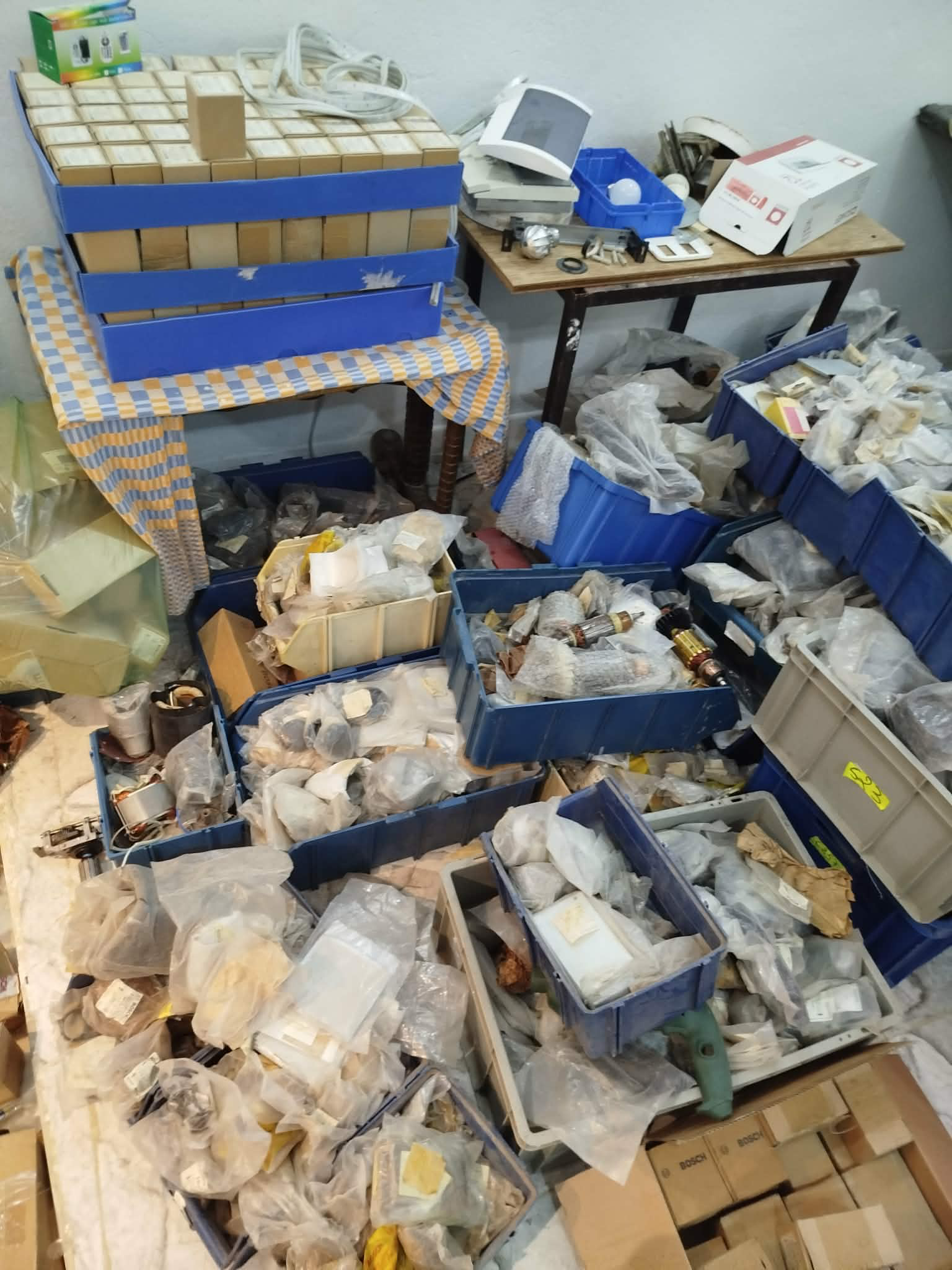 VENTE DE LOT DE PIECES DE RECHANGES BOSCH