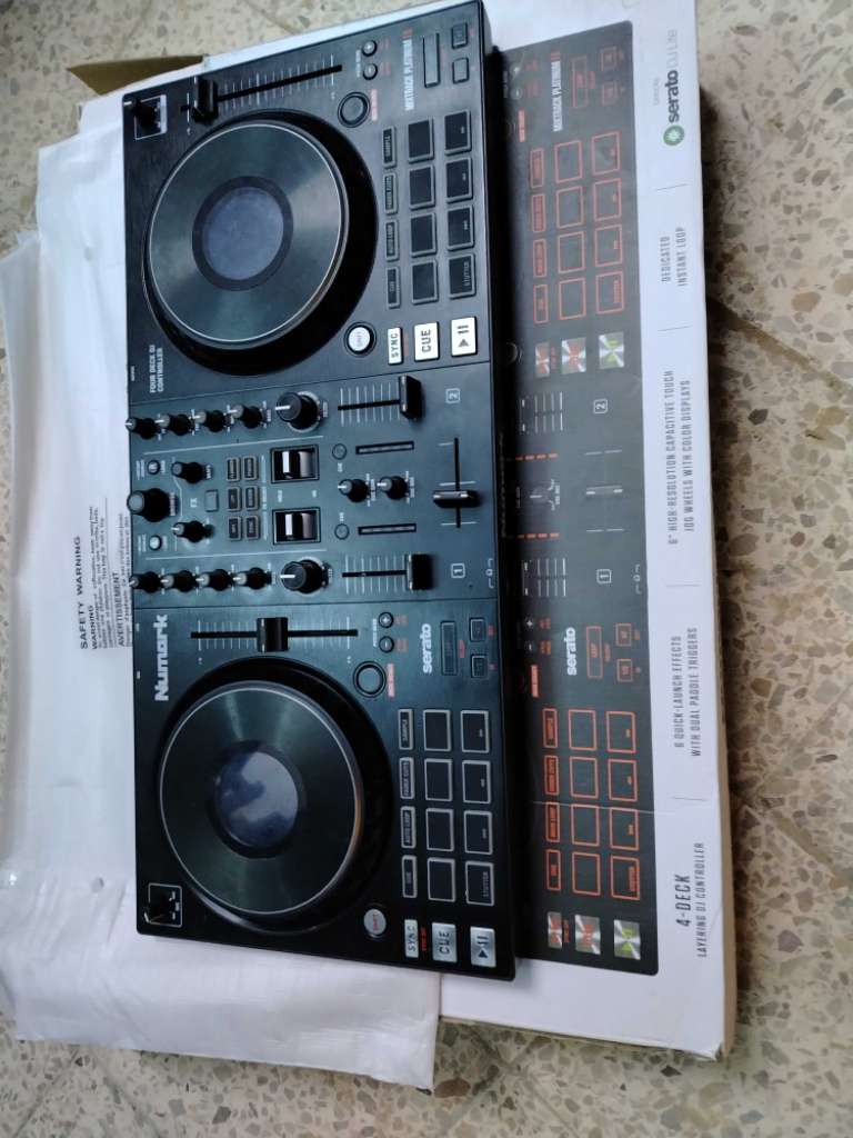 Console De Mixage Numark Platnuim Fx Avec Casque Numark Hf125