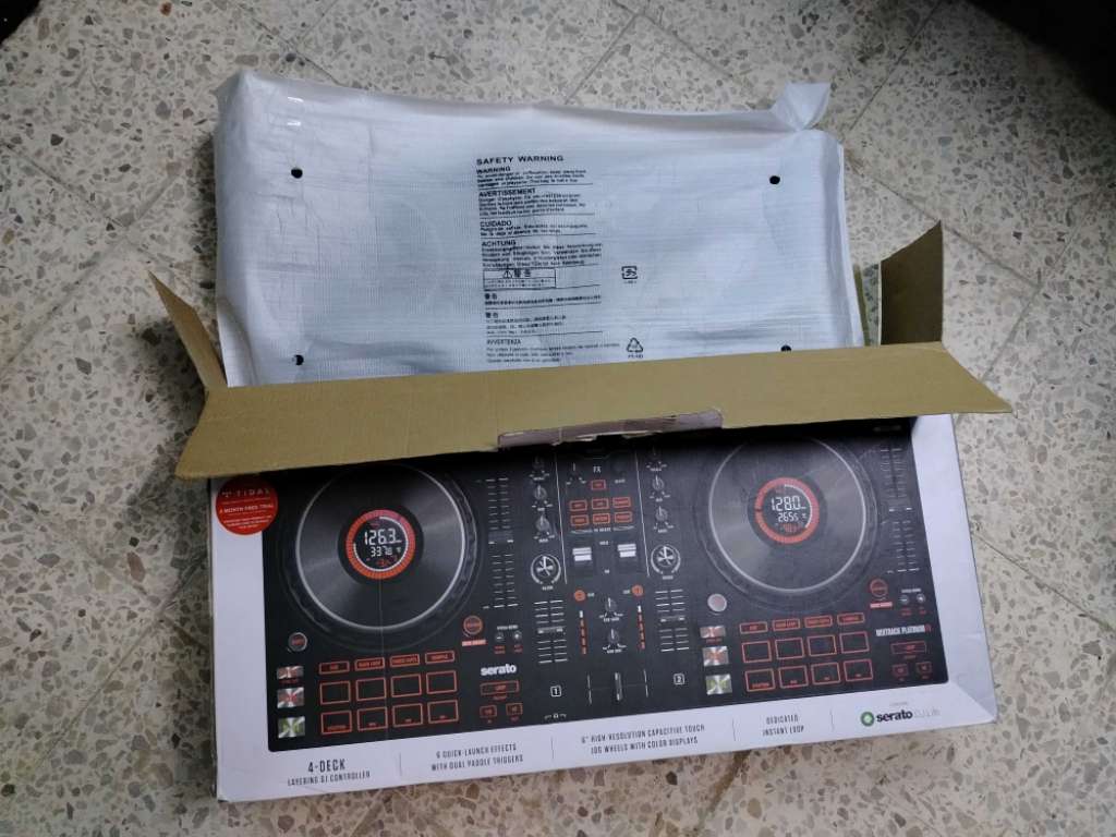 Console De Mixage Numark Platnuim Fx Avec Casque Numark Hf125