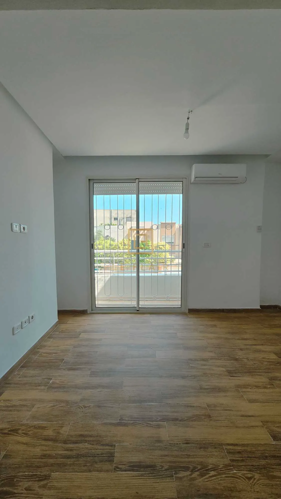 Villa jumelée s4 la soukra