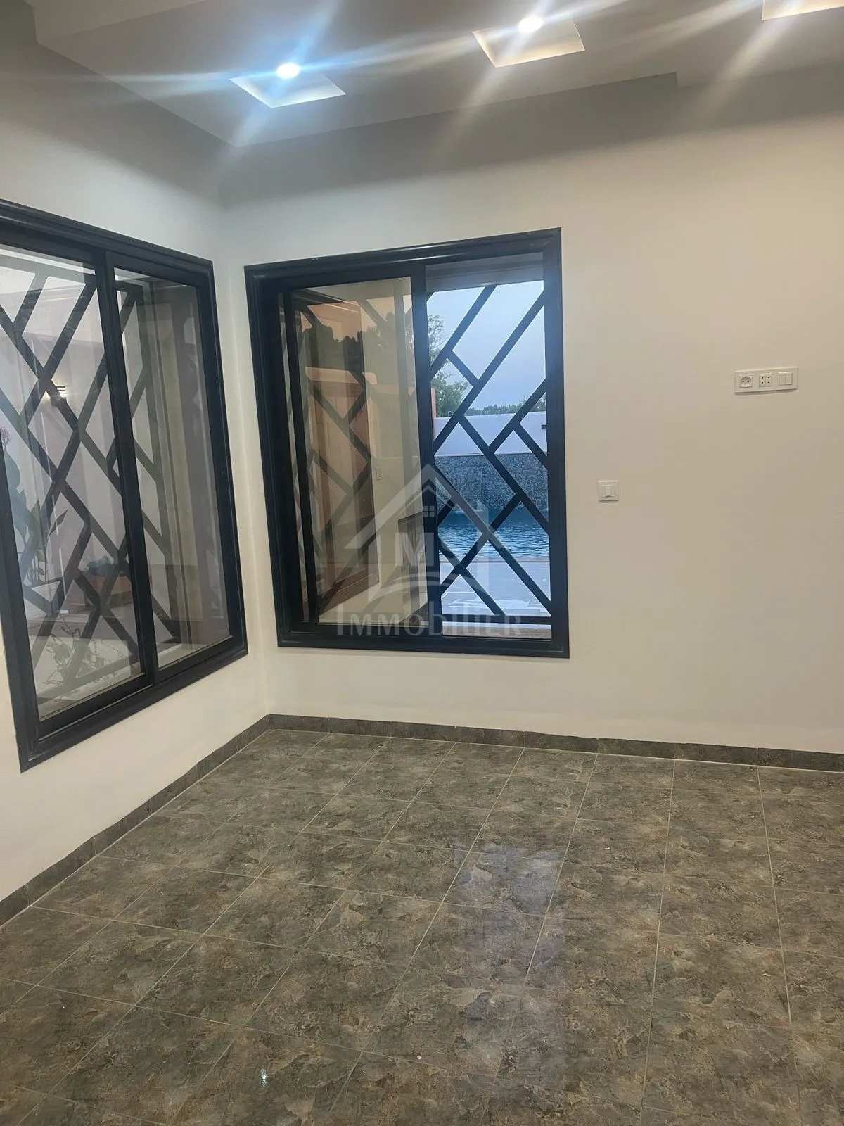 A vendre à Manaret Hammamet, Villa S+5 avec piscine 51355351