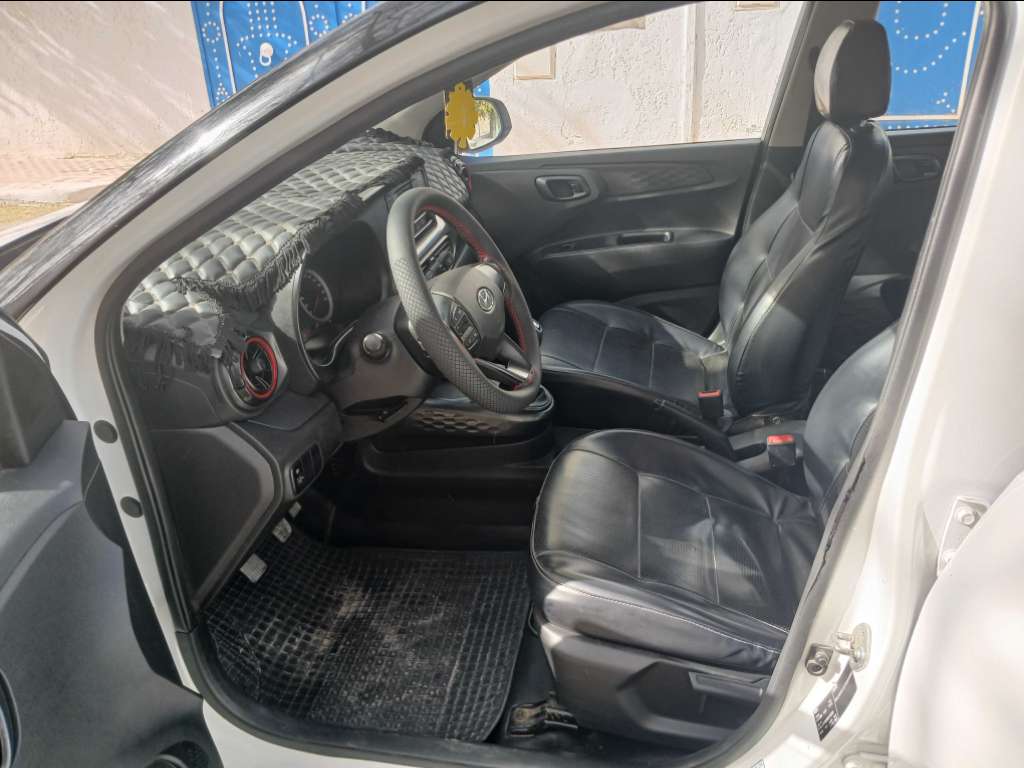 HYUNDAI GRANDE i10 ESSENCE Tel 24 313 594