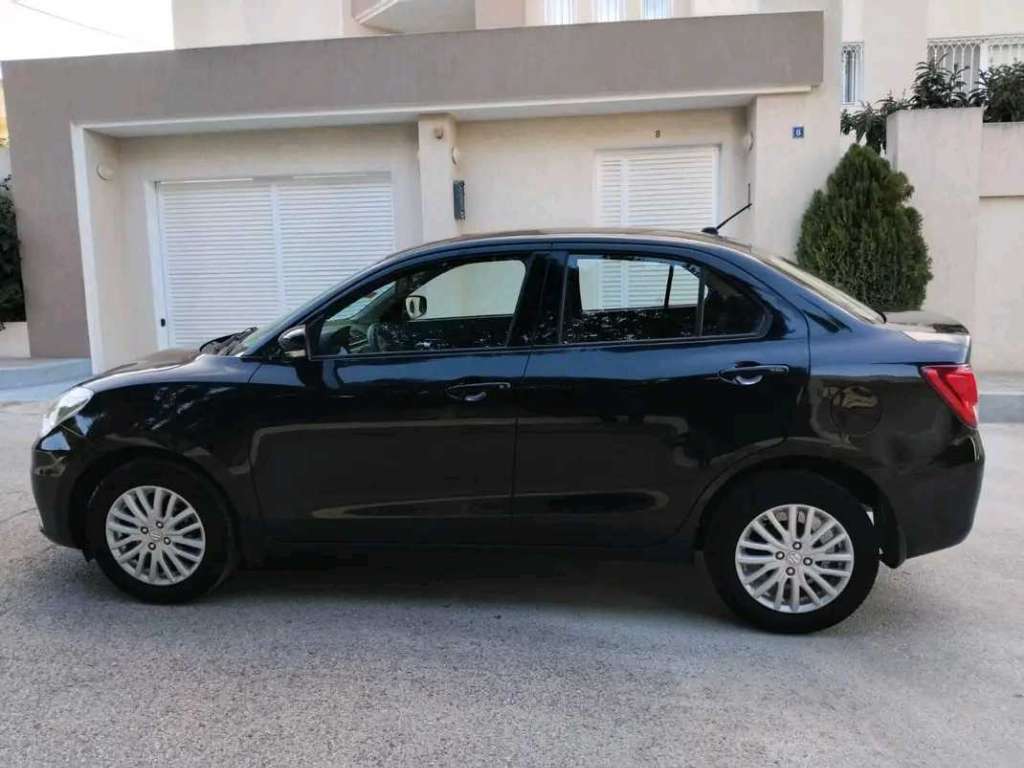 SUZUKI DZAIR PREMIÈRE MAIN EN EXCELLENT ÉTAT