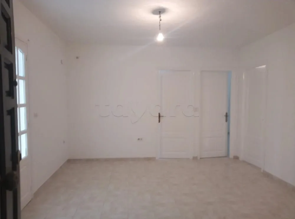 un étage s+2 au 3éme étage a louer a Denden Derriére Café Tarek Thabet