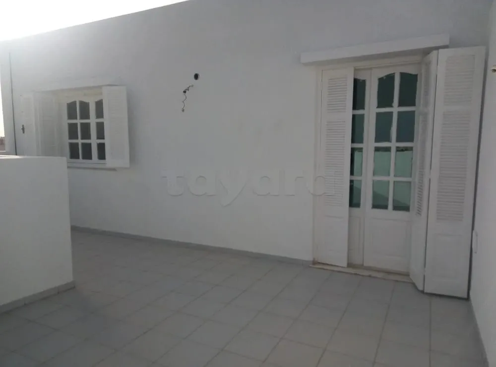 un étage s+2 au 3éme étage a louer a Denden Derriére Café Tarek Thabet