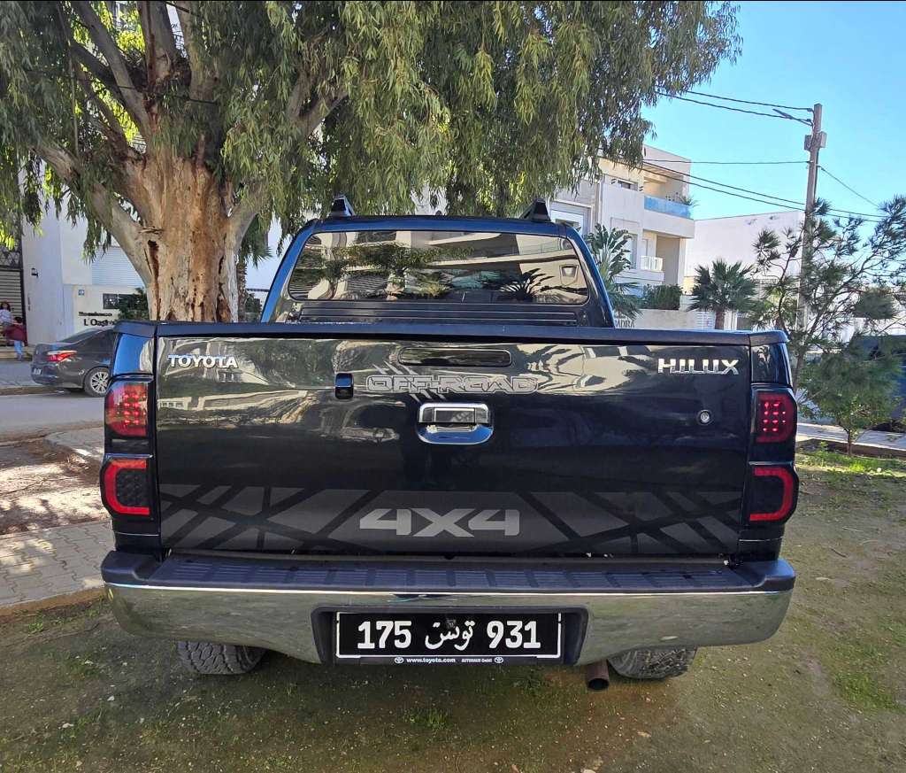 🚘Toyota Hilux 4x4 3Litres 2013 boite auto 🚘
 10cv Diesel🔁 on accepte l échange des voitures 