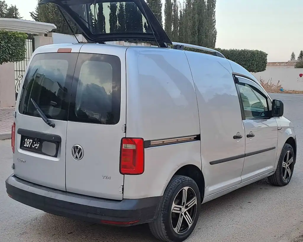 Caddy prestige 1.6 première main ✋️ 97.233.802