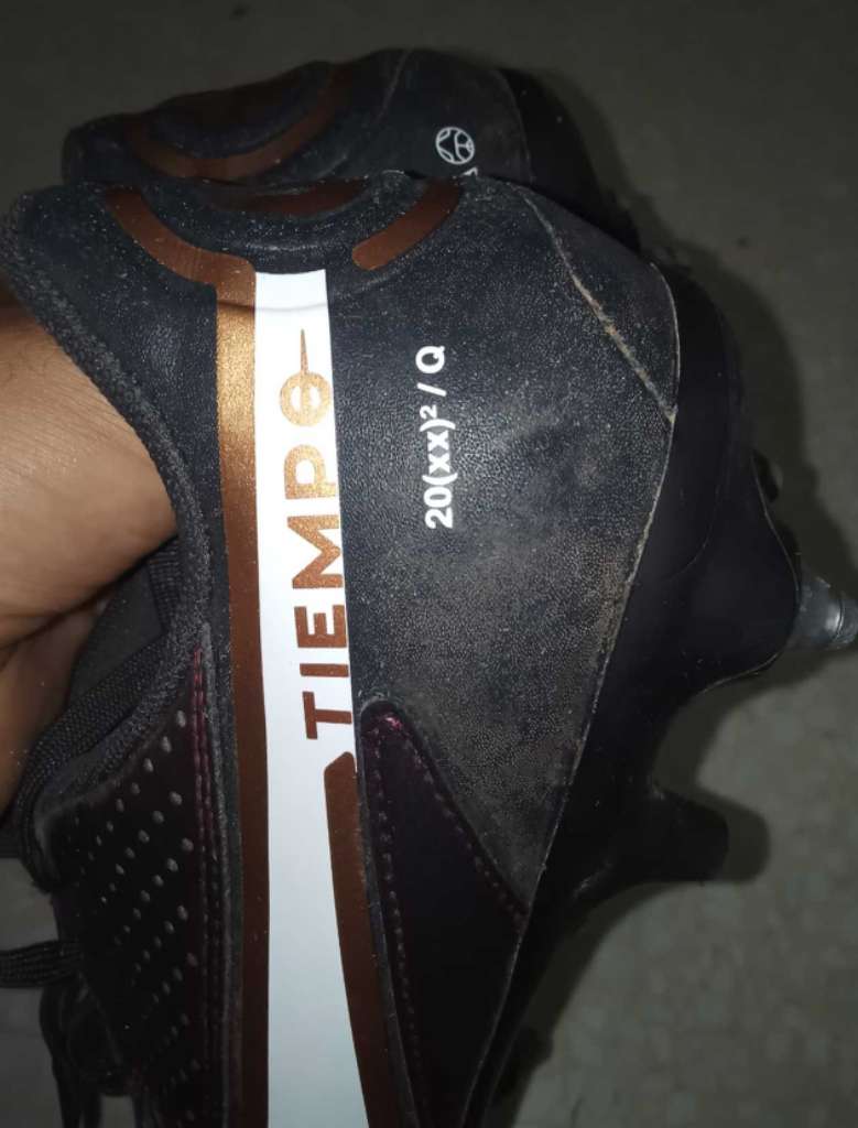 Crampon Nike tiempo pointure 42.5