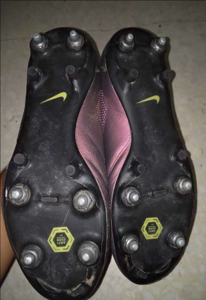 Crampon Nike tiempo pointure 42.5