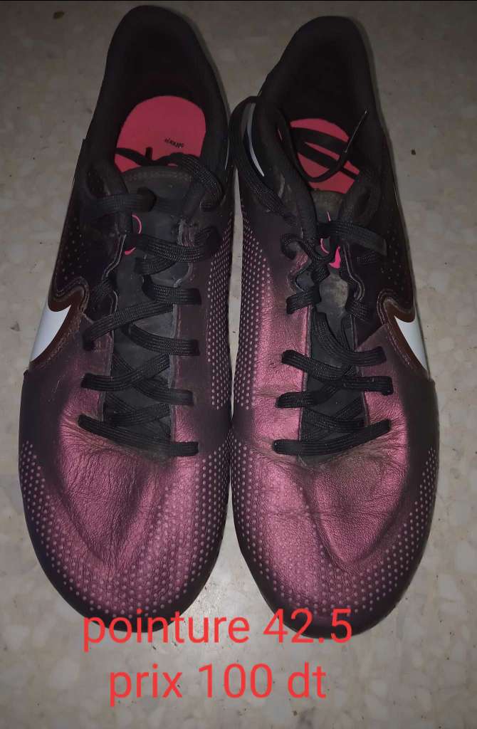 Crampon Nike tiempo pointure 42.5