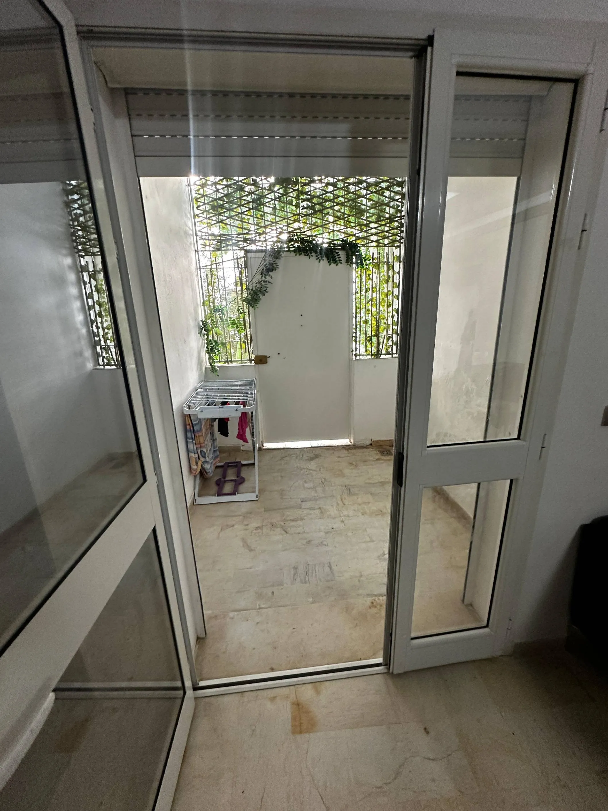 A vendre un appartement S2 avec place parking a la nouvelle medina 3 au RDC