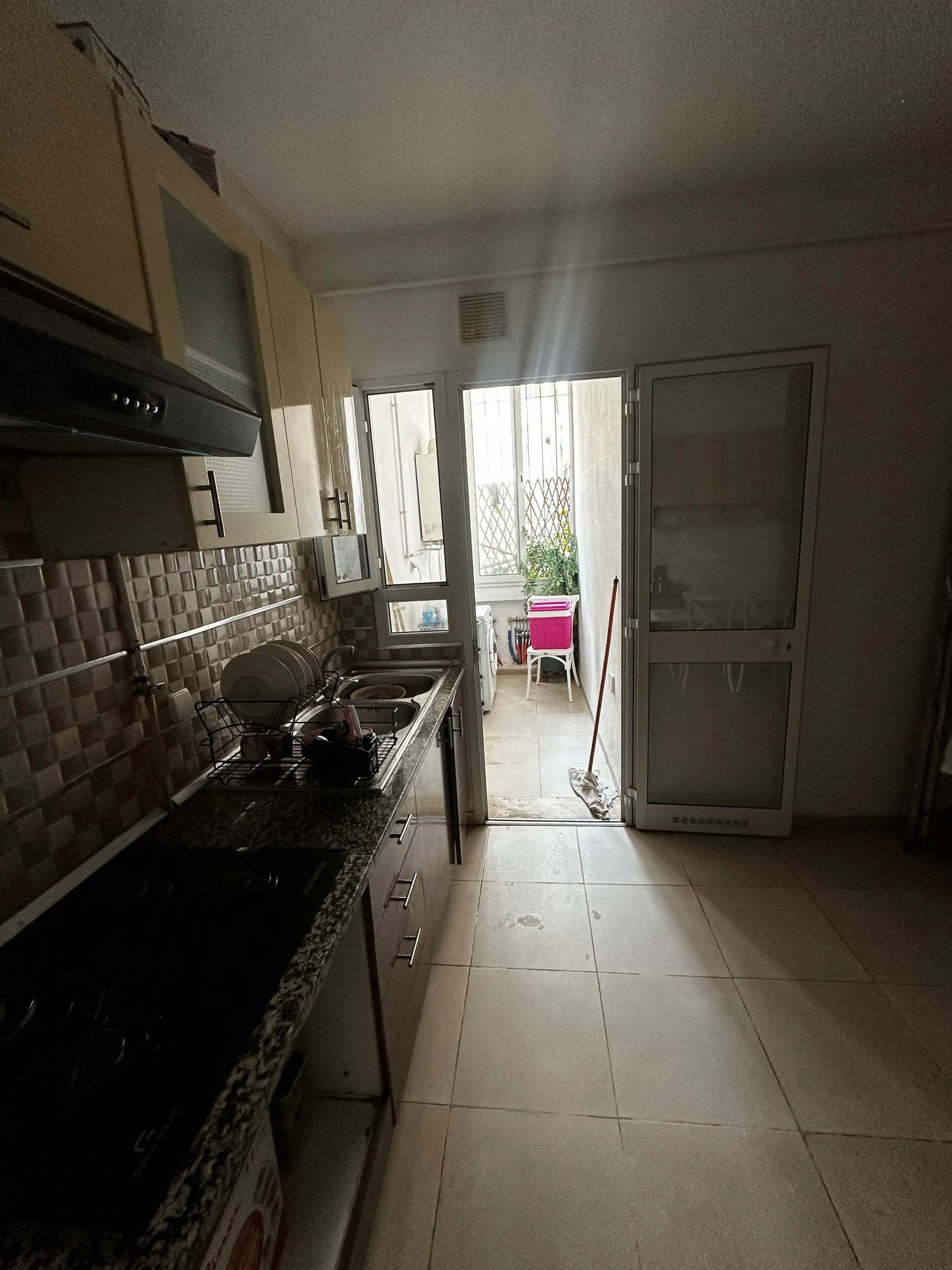 A vendre un appartement S2 avec place parking a la nouvelle medina 3 au RDC