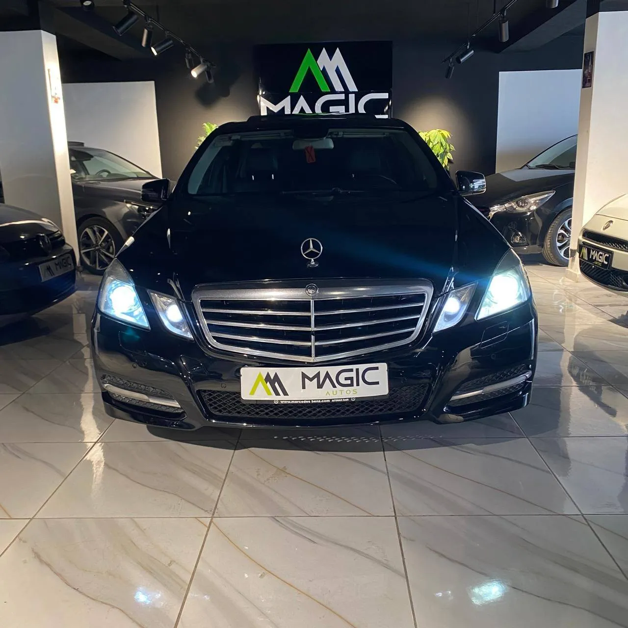 MERCEDES E200
