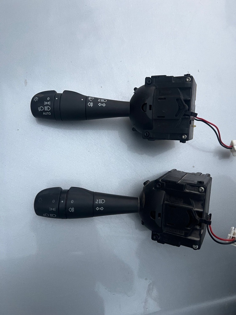 Commodo phare Renault Clio 4 symbol