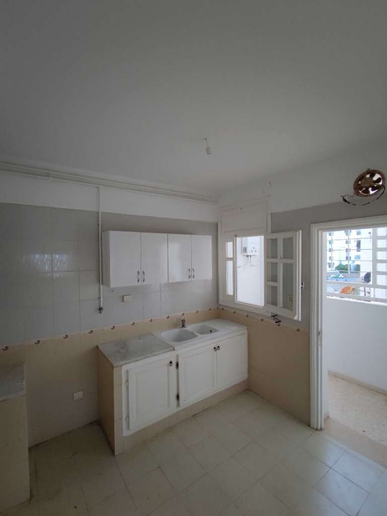 Appartement a louer à cité Avicenne 