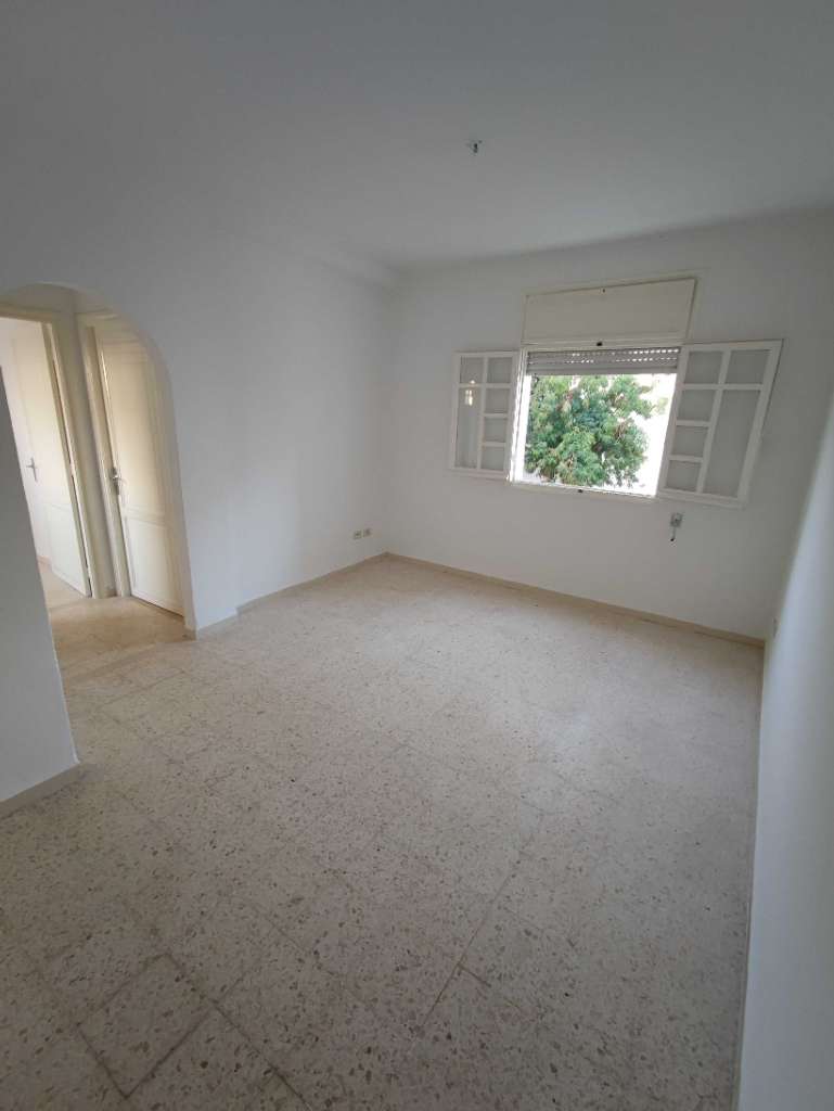 Appartement a louer à cité Avicenne 