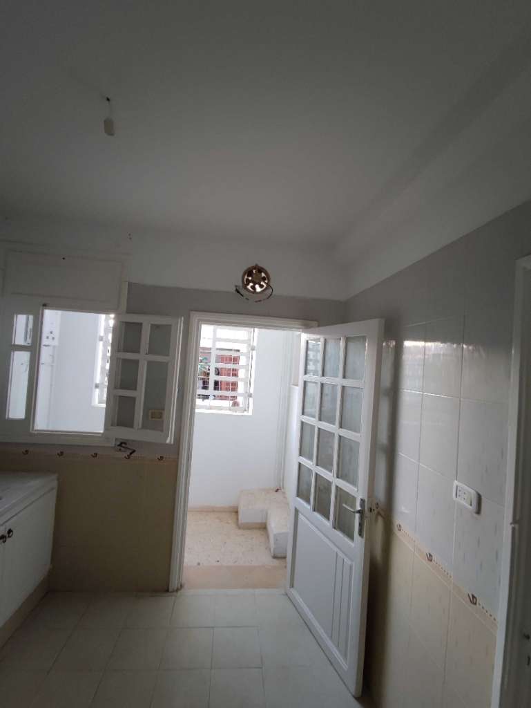 Appartement a louer à cité Avicenne 