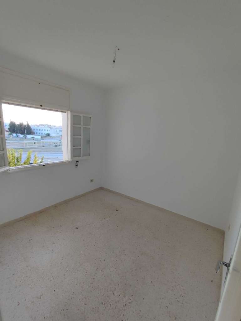 Appartement a louer à cité Avicenne 