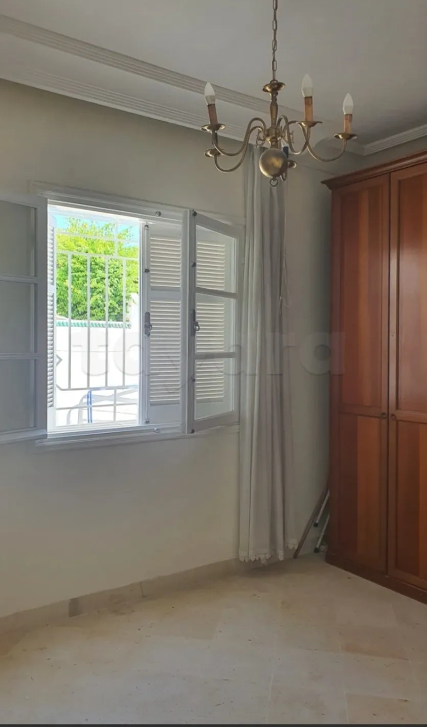 Location S2 semi meublé ou vide à La Marsa 