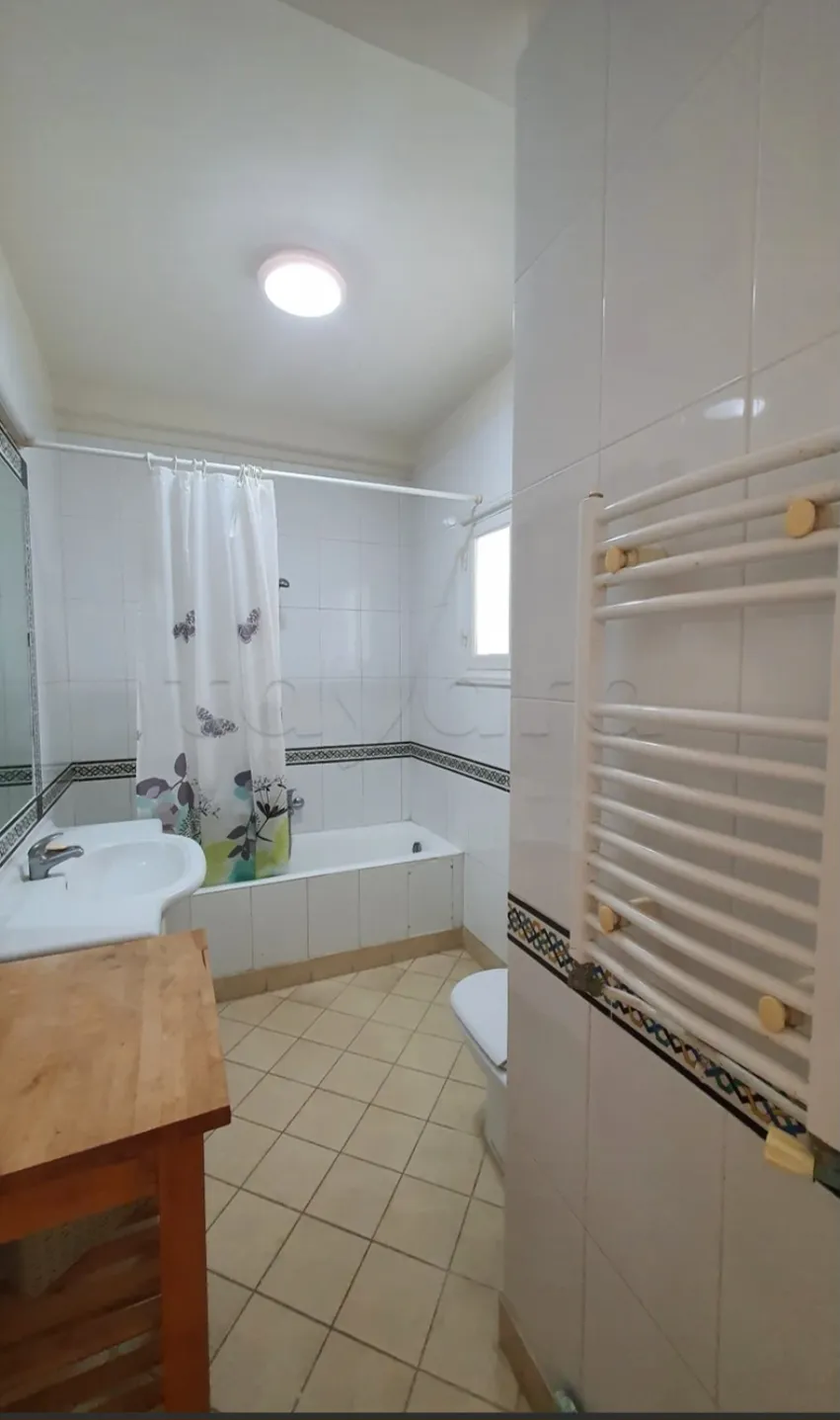 Location S2 semi meublé ou vide à La Marsa 