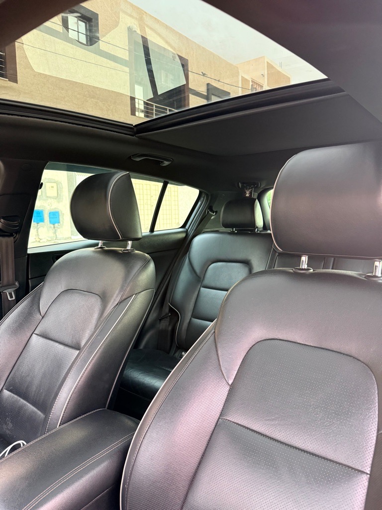 a vendre une bonne kia sportage