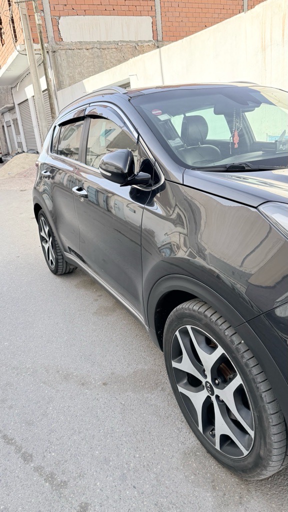 a vendre une bonne kia sportage