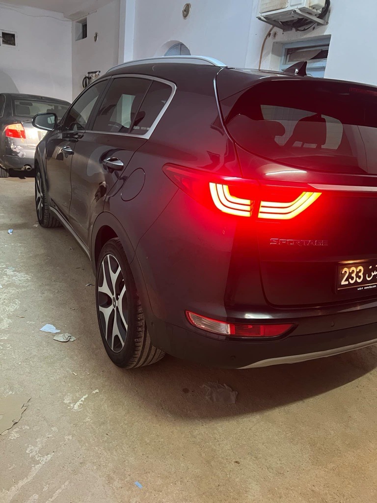 a vendre une bonne kia sportage