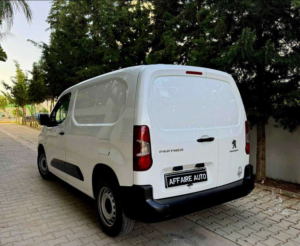 💥 PEUGEOT PARTNER 2022 DIESEL  💥
 Affaire Auto On accepte l'échange des voitures peinture 
