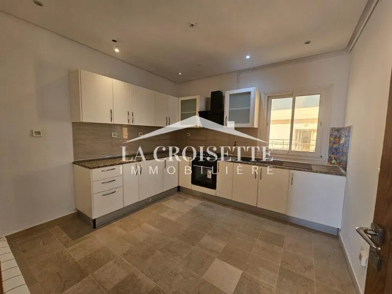 Penthouse s4 avec terrasse et piscine aux Jardins de Carthage MAL4154